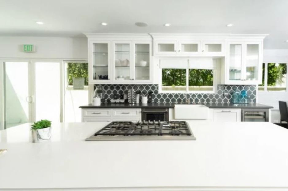 Hollywood Hills Recovery-AM-KN