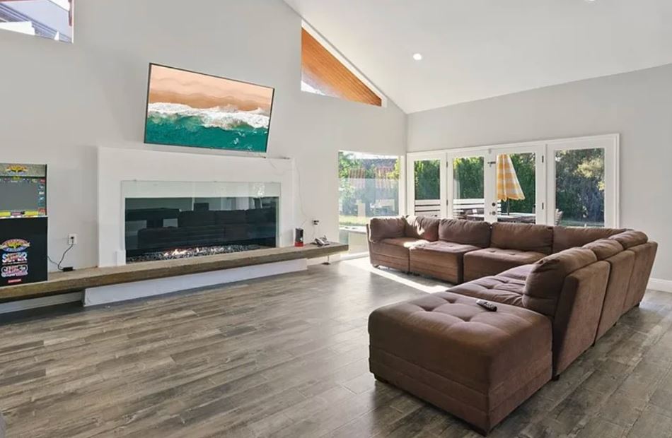 Tarzana Recovery-AM-LG