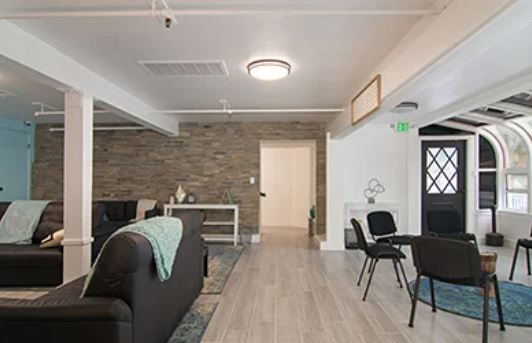 AKUA Mind Body-Mission Hills-AM-LG