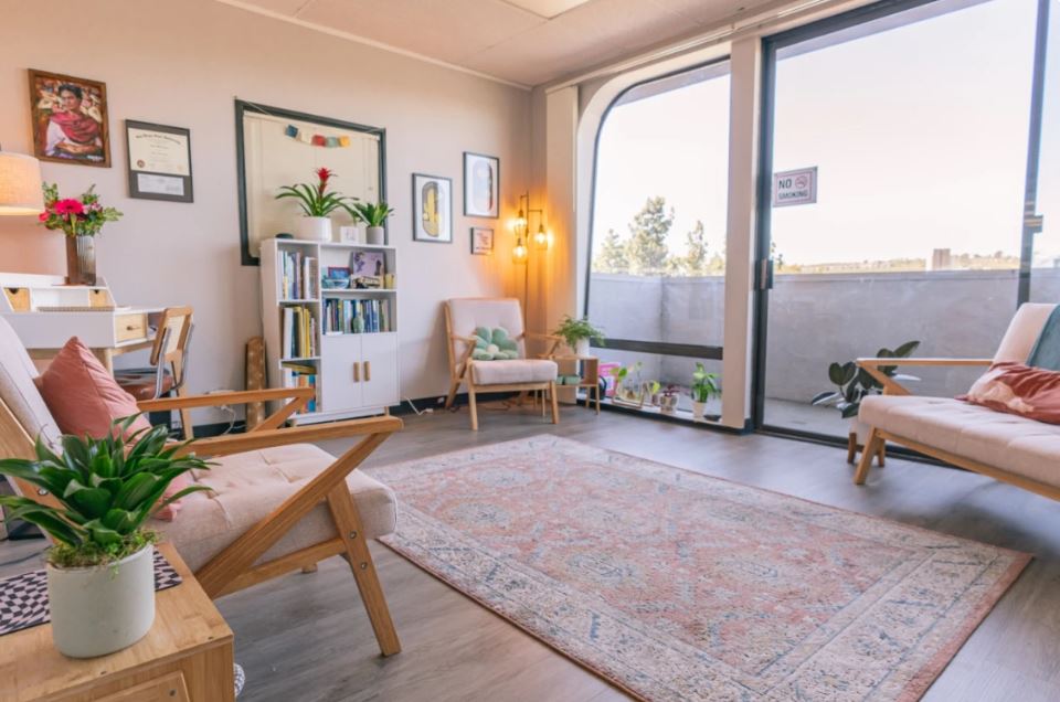 Bayview Men's Recovery Center-AM-LG-002